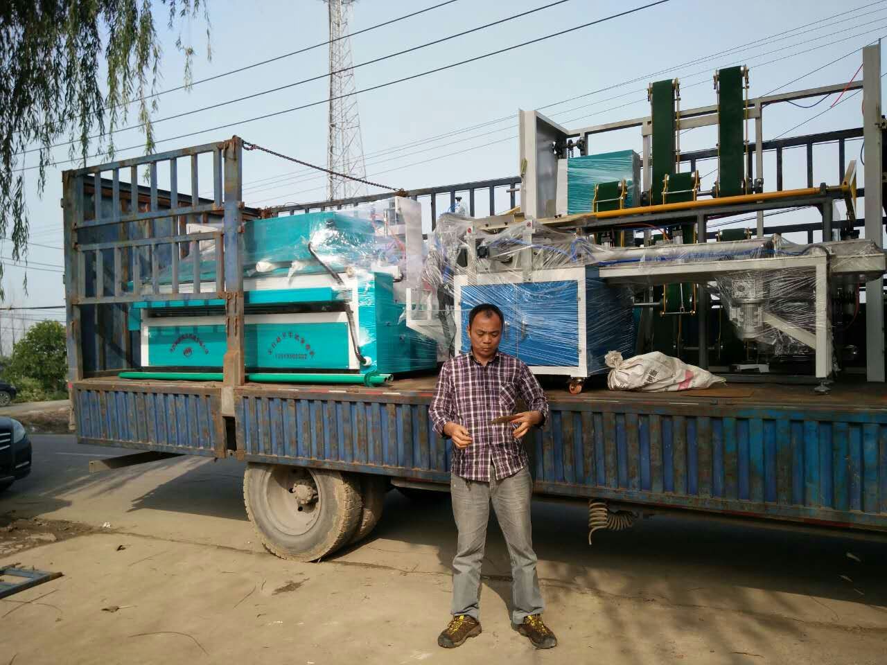 喜迎國慶，恭喜湖南唐總衛(wèi)生紙加工廠開業(yè)大吉